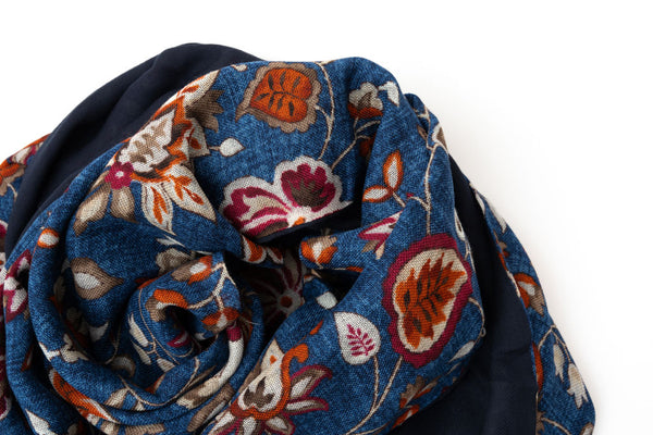 Double layer scarf in blue floral pattern pure wool