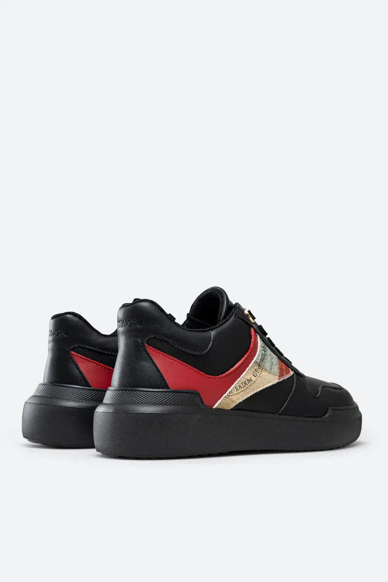Leon Classic Black Sneaker
