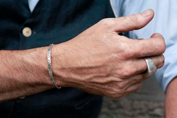 RIGID BRACELET WITH CLASP FOR HIM