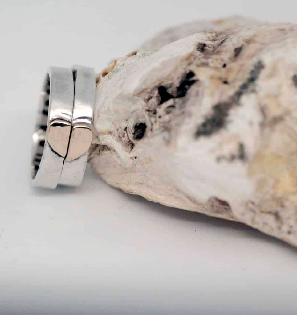 ONE HEART TWO RINGS - SILVER RINGS WITH GOLD HEART