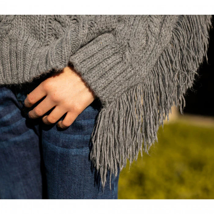 MAGLIONE CON FRANGE