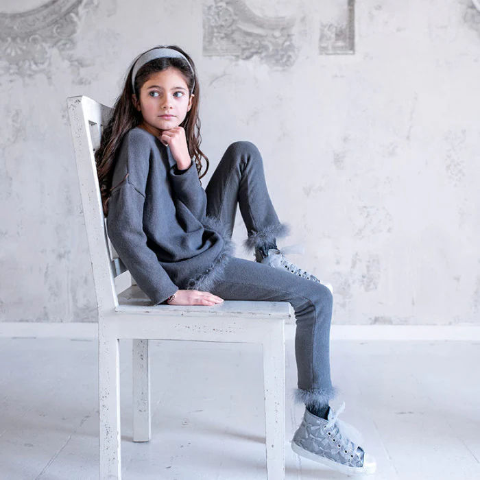 FEATHER HEM SWEATER