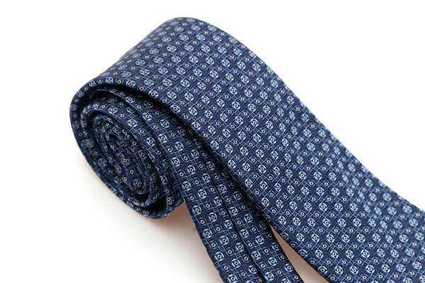 Micro-patterned blue tie in pure silk