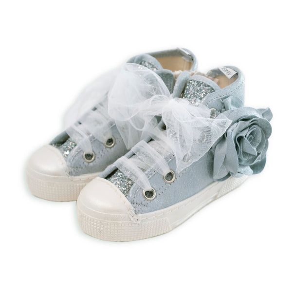 SNEAKER WITH FLOWER APPLICATION
