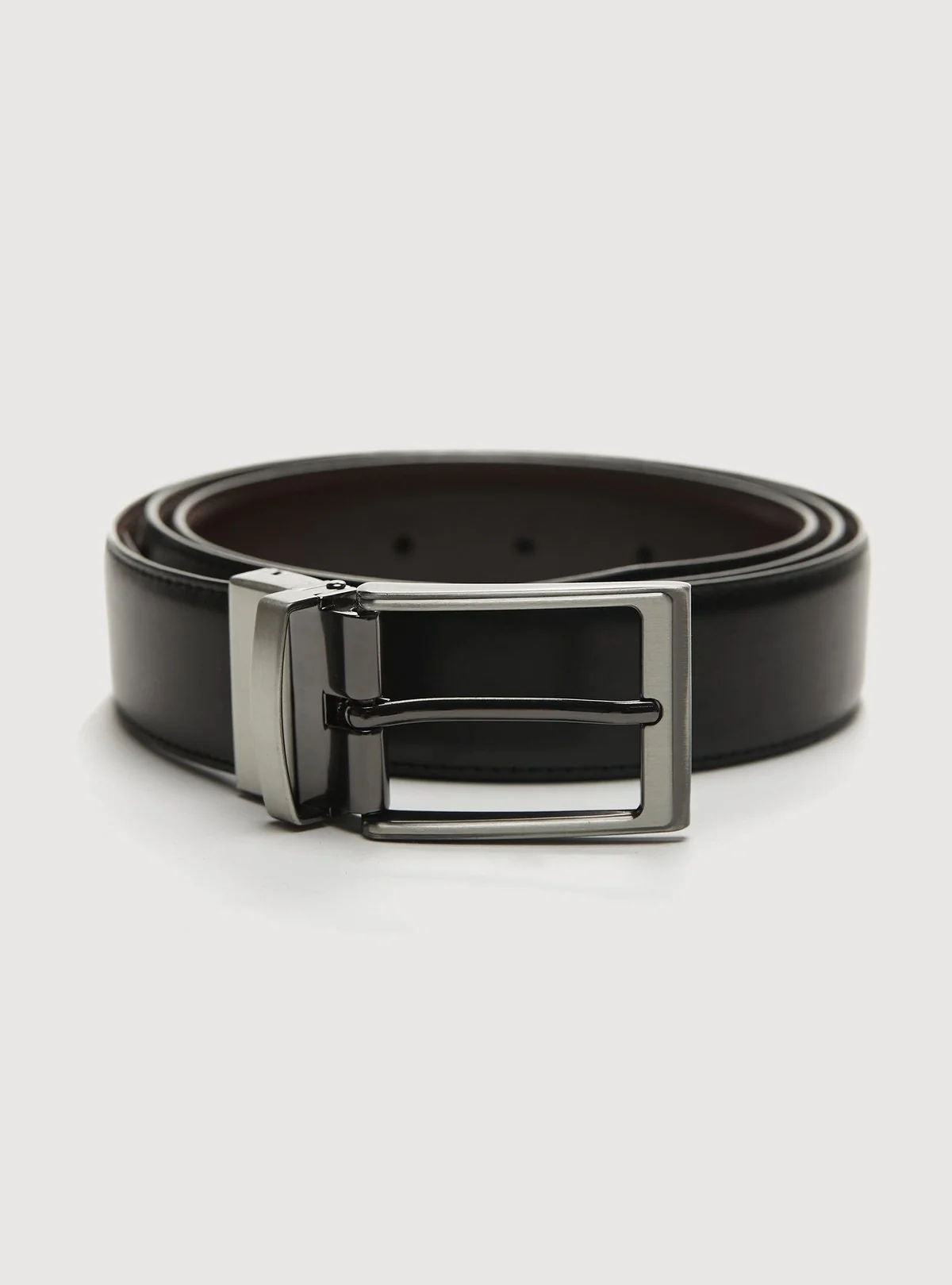 Cintura in pelle double face.