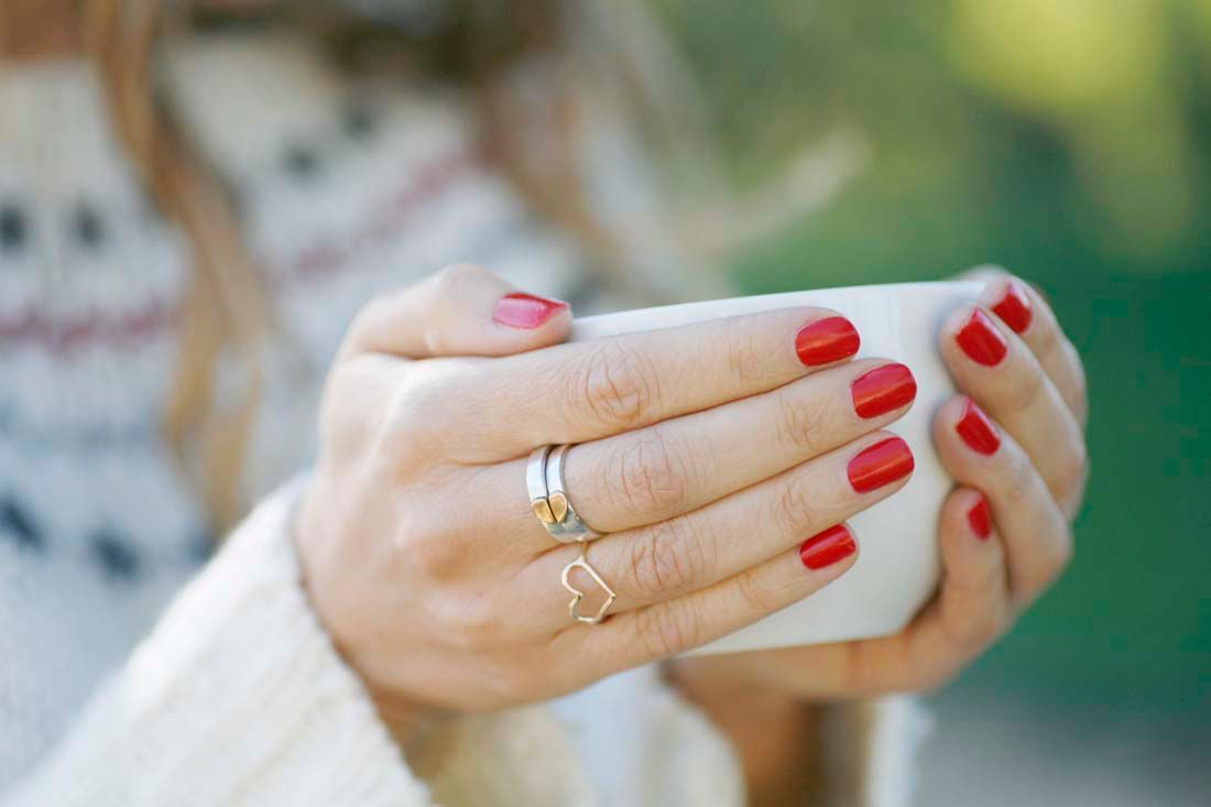 ONE HEART TWO RINGS - SILVER RINGS WITH GOLD HEART