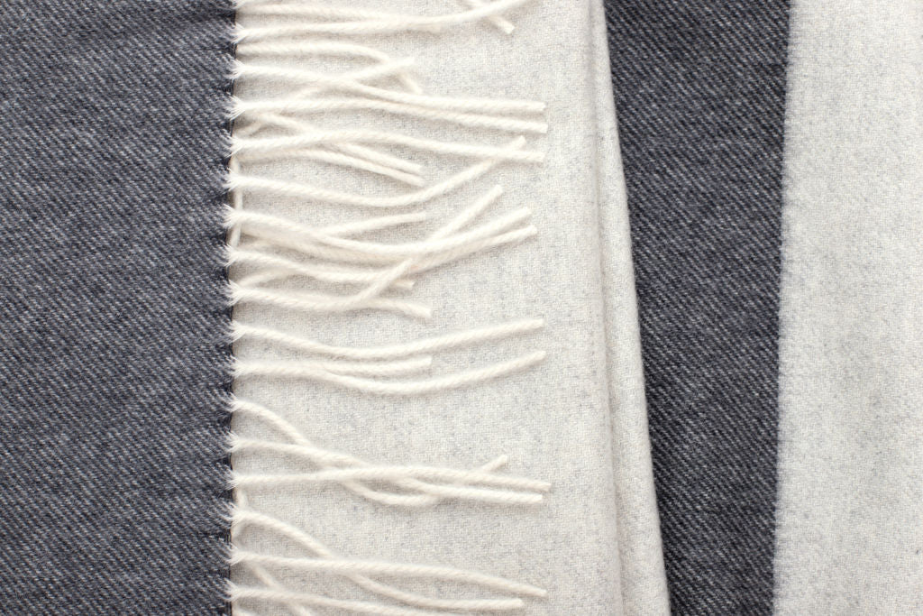 Sciarpa con frange in cashmere