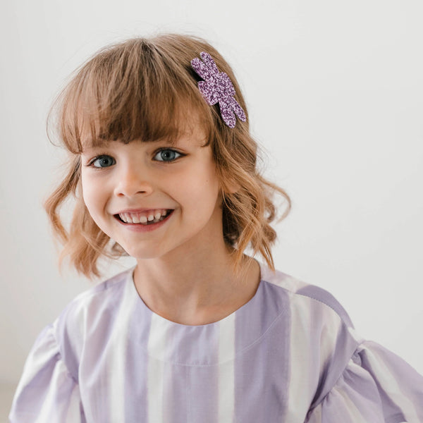GLITTER DAISY CLIP