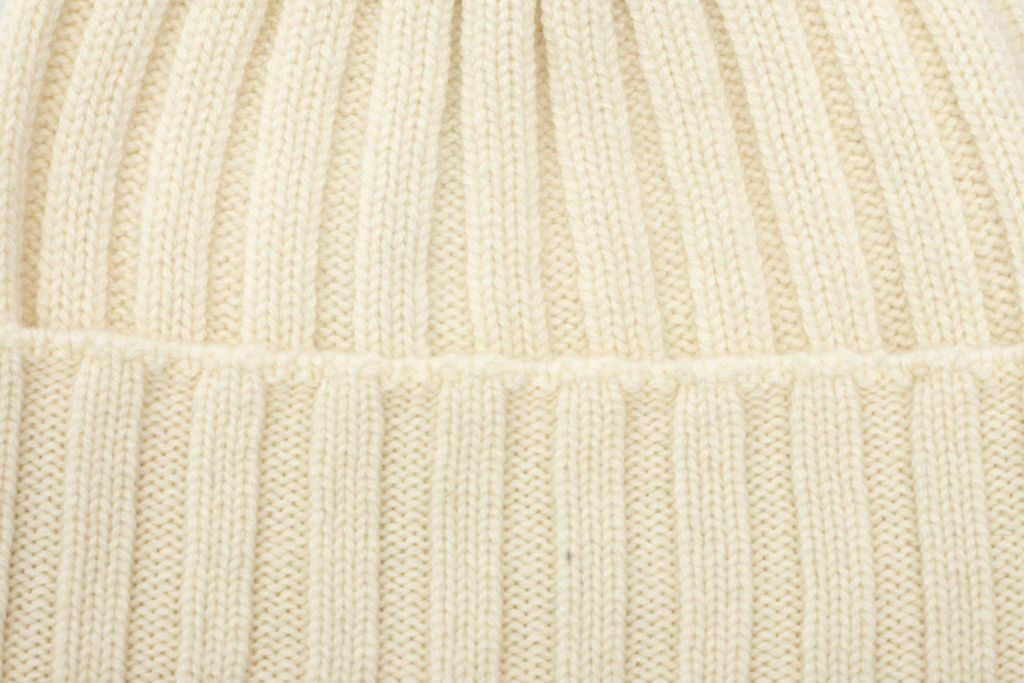 White pure cashmere hat