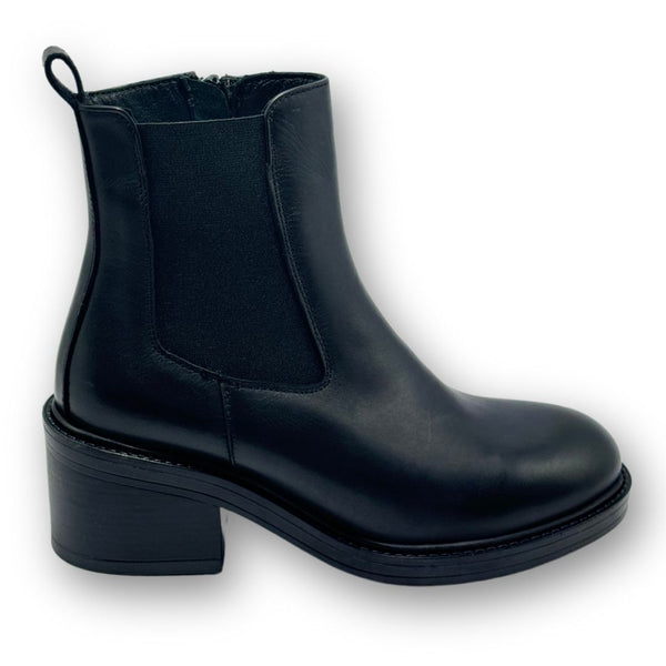 MastroDomenico Women's Handmade Low Ankle Boots - Black 