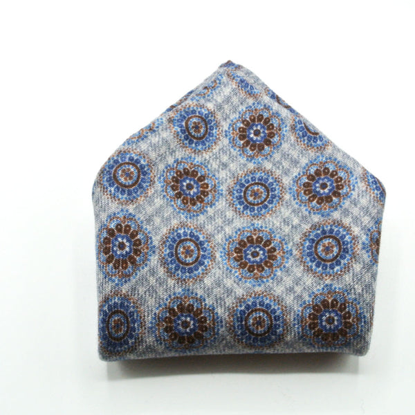 Pochette grigia in pura lana