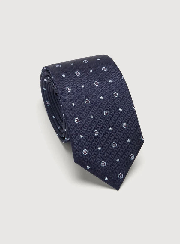 Patterned silk tie