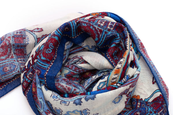 Blue scarf with pure wool pattern