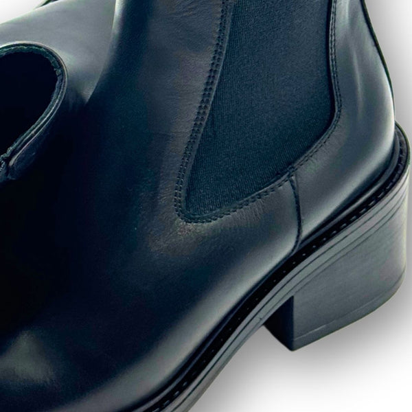 MastroDomenico Women's Handmade Low Ankle Boots - Black 