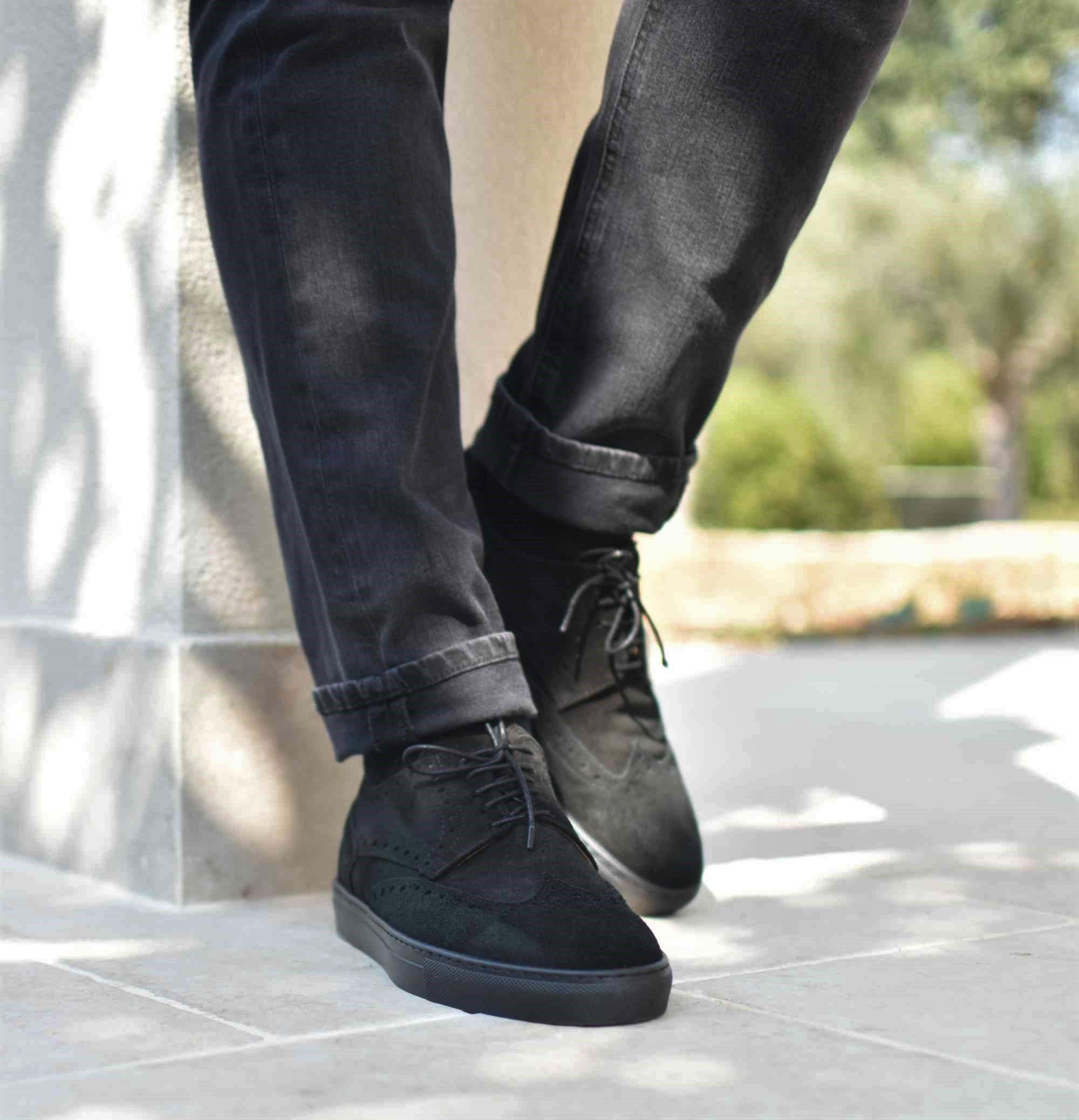 CAPRI - Full Black