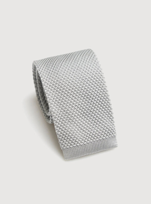Knitted tie