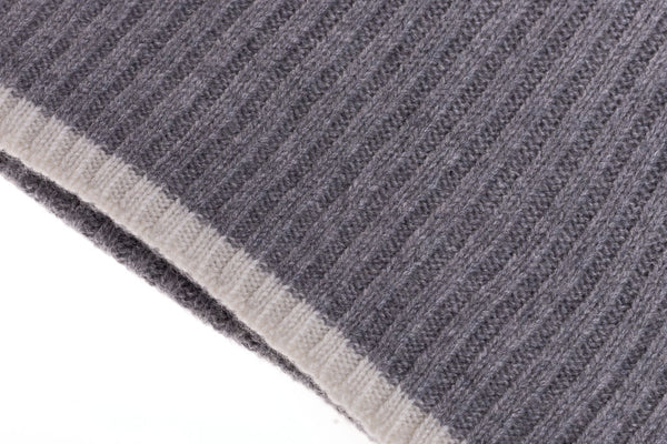 Grey scarf with pure cashmere trim