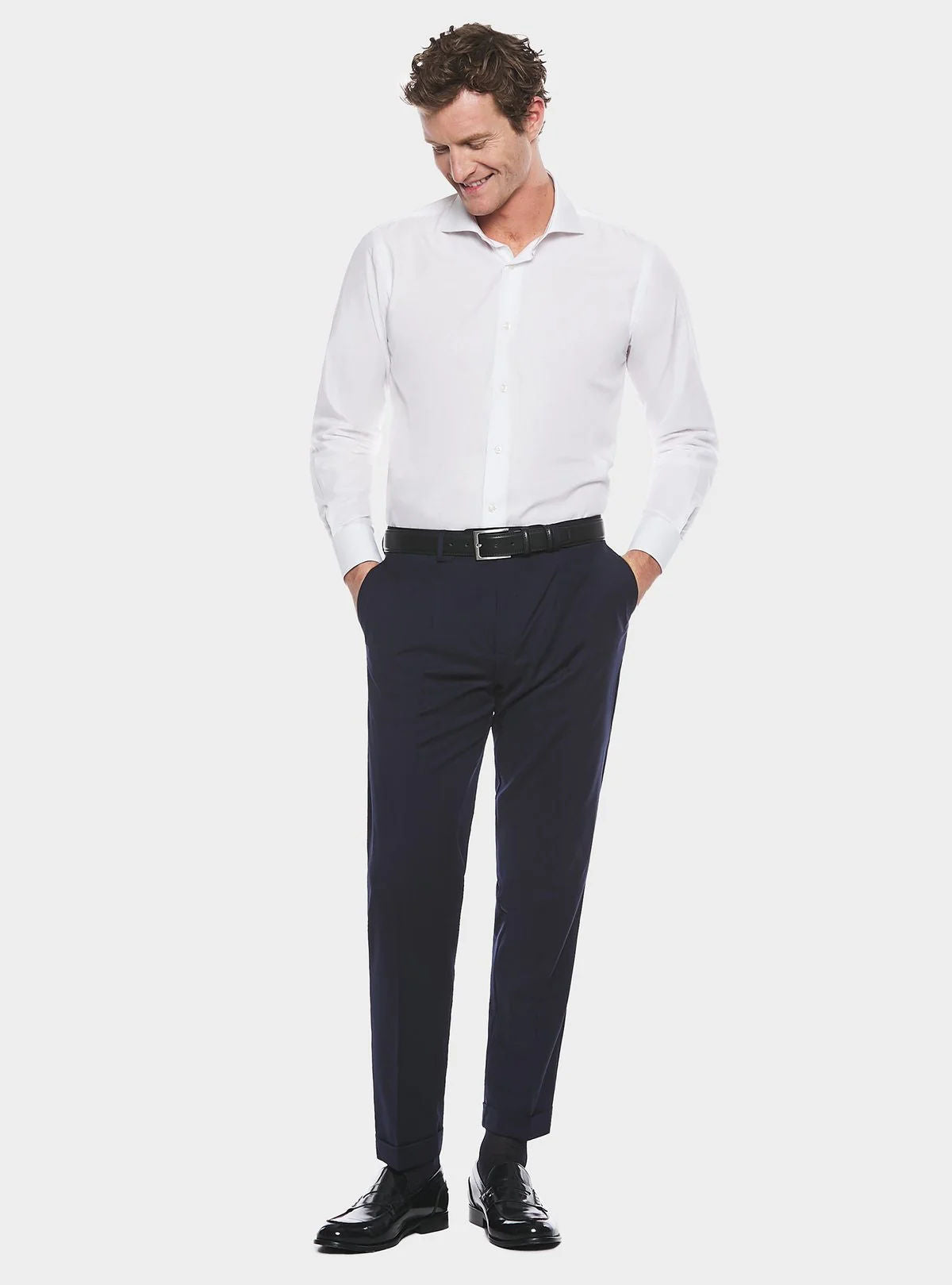 Pantalone classico con pences in misto lana stretch