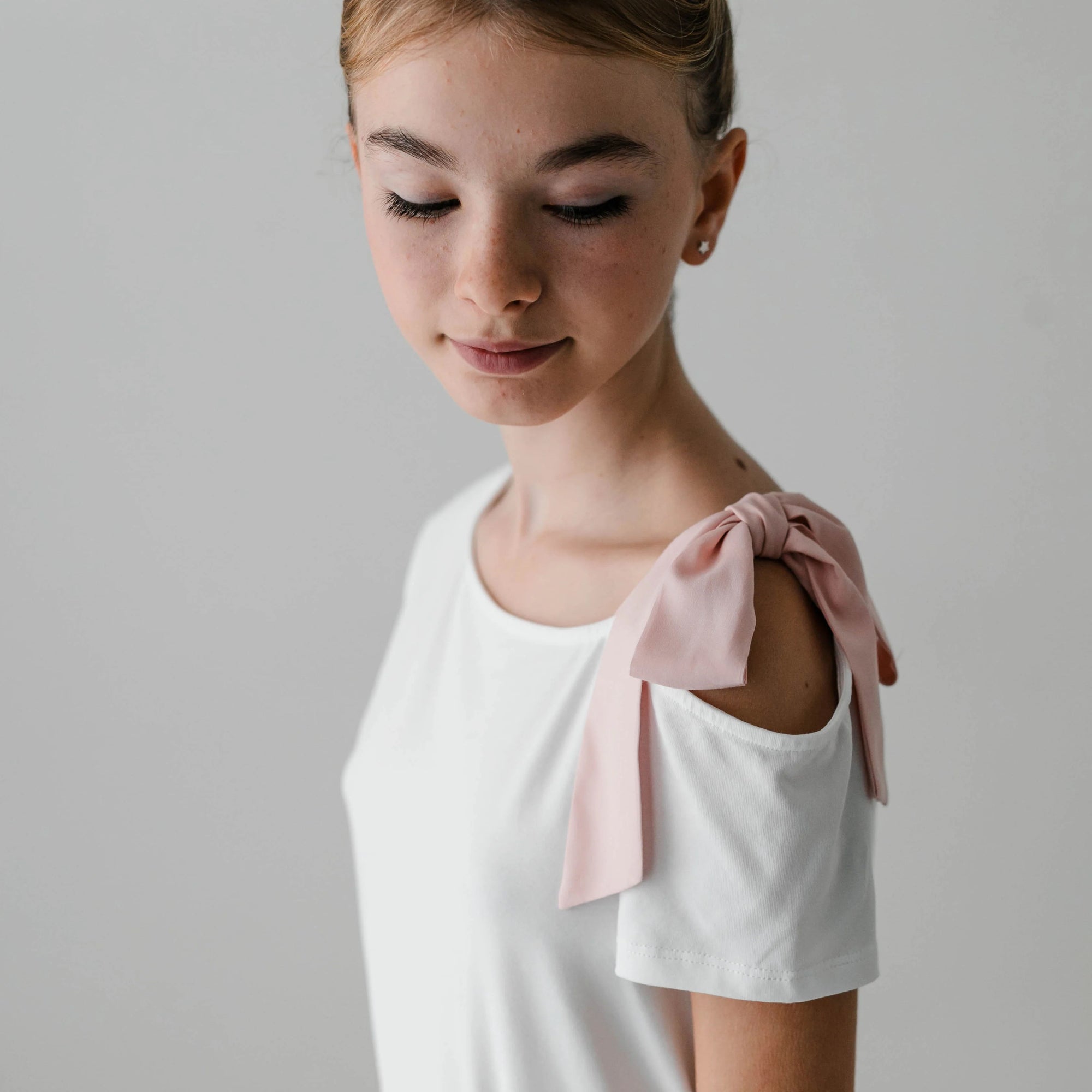T-SHIRT WITH BOW DETAIL