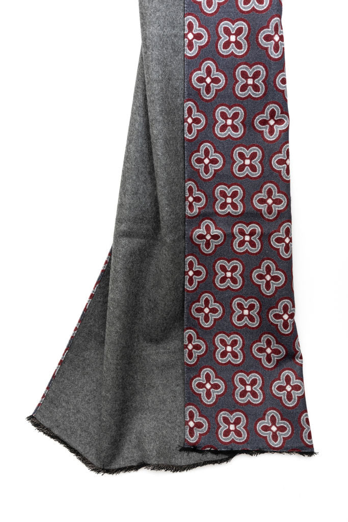Grey scarf with geometric pattern