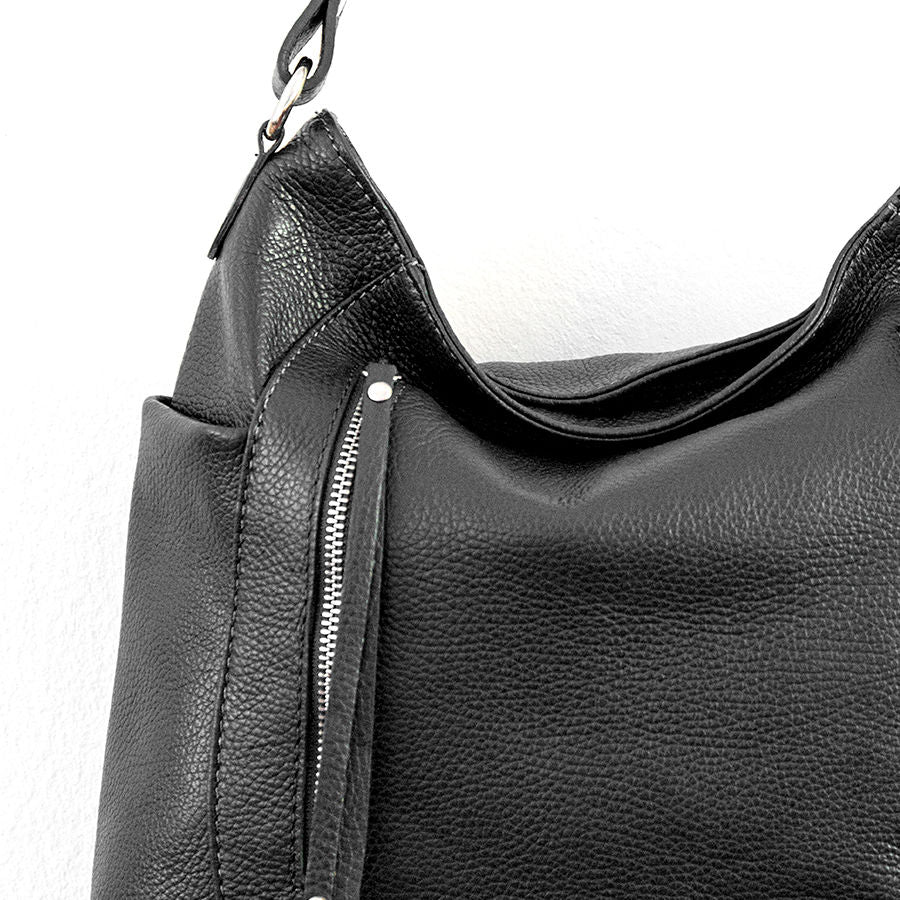 ZIPPY AM - black zipped leather bag