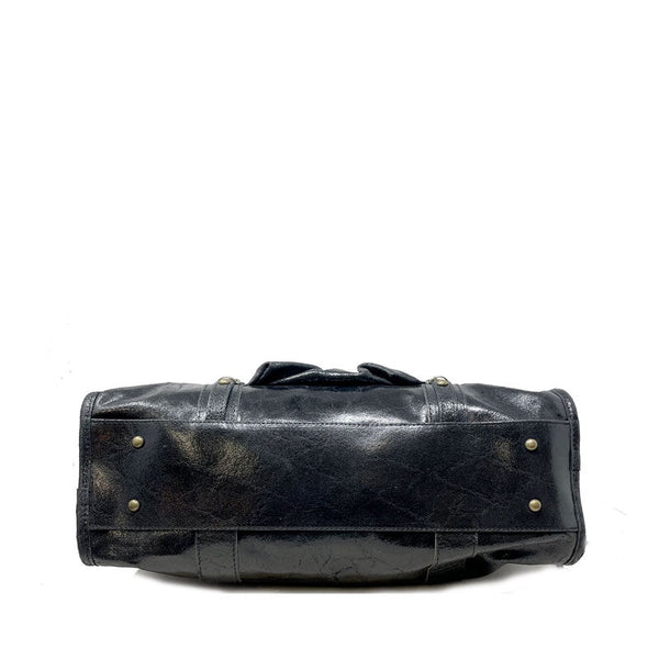 Borsa a mano grande in pelle spatolata con borchie - Courmayeur K073