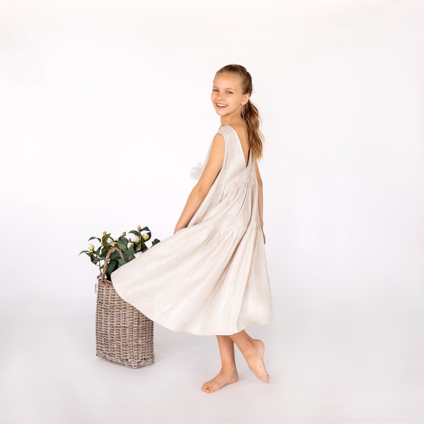LINEN DRESS WITH BROOCH