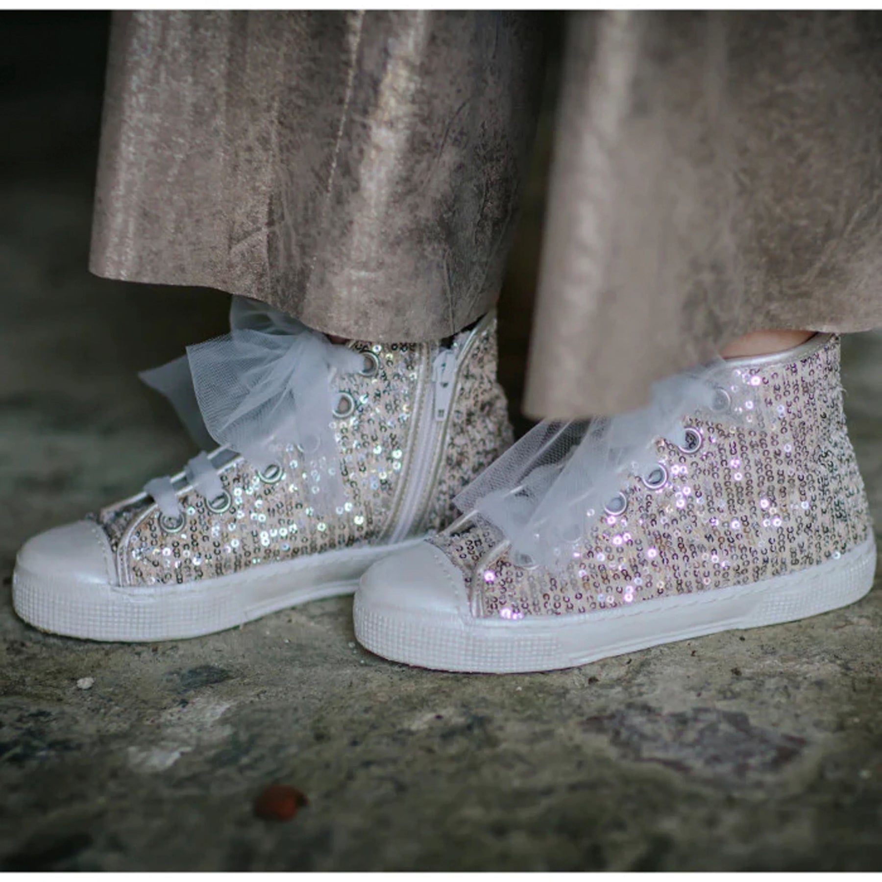 SNEAKER ALTA CON PAILLETTES