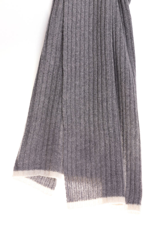 Grey scarf with pure cashmere trim