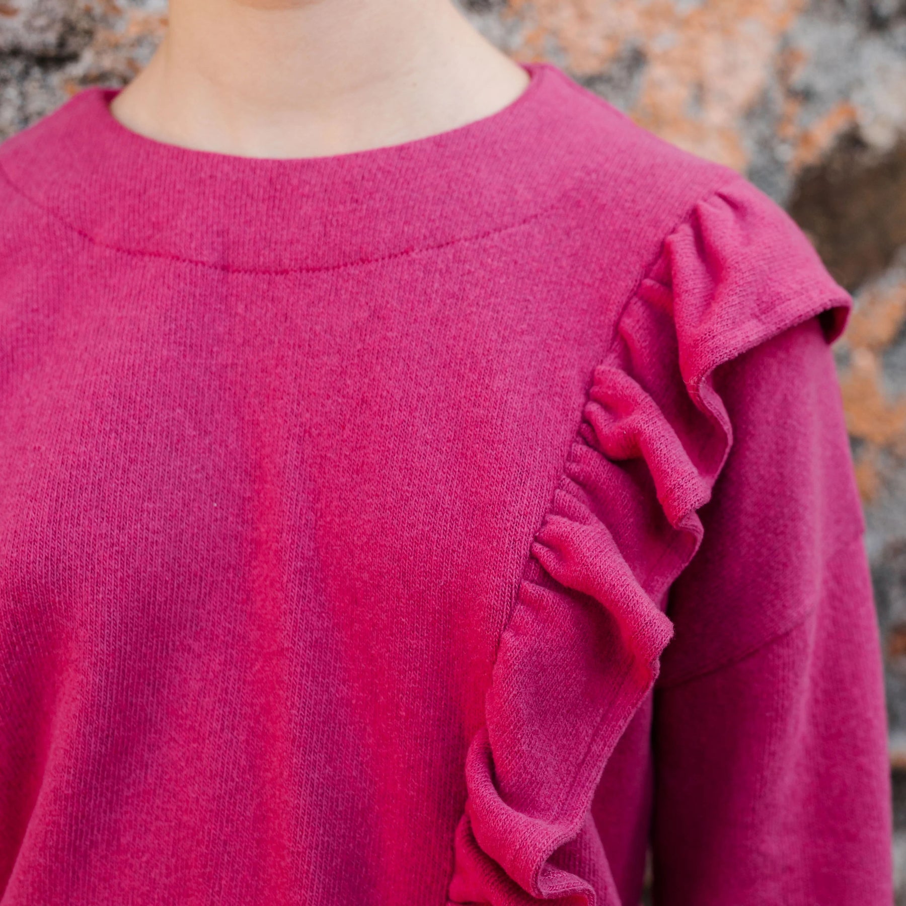 MAGLIA IN CALDO COTONE CON FRAPPE