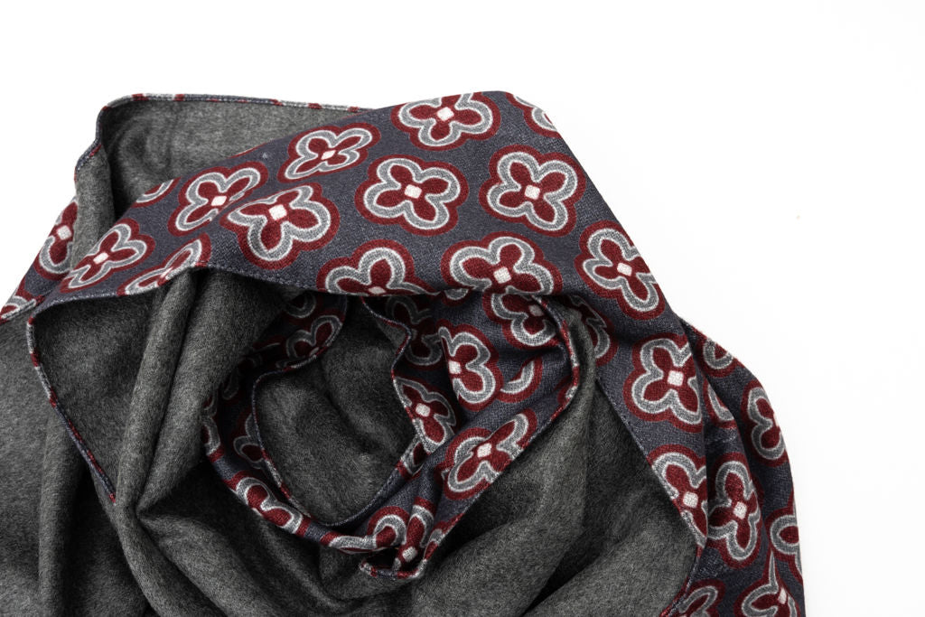 Grey scarf with geometric pattern