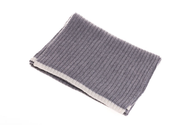 Grey scarf with pure cashmere trim