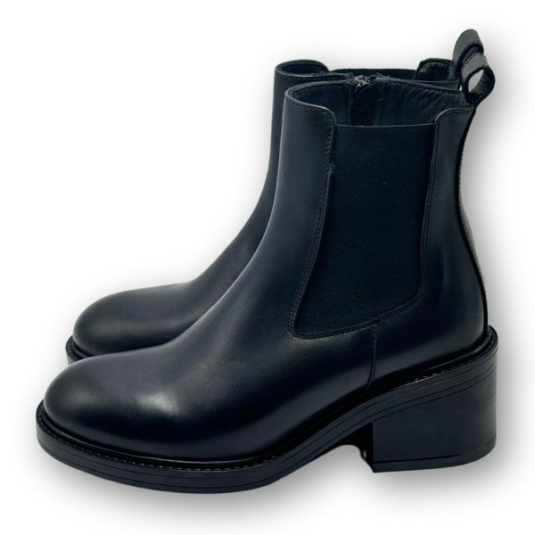 MastroDomenico Women's Handmade Low Ankle Boots - Black 