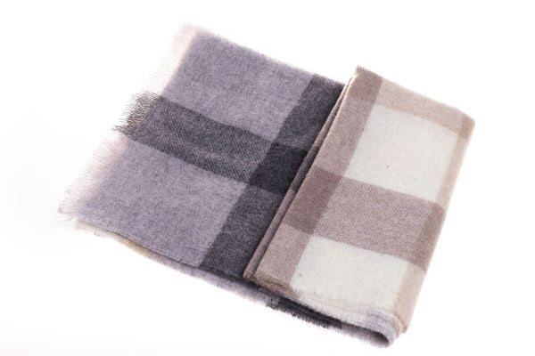 Grey and beige checked scarf in pure cashmere