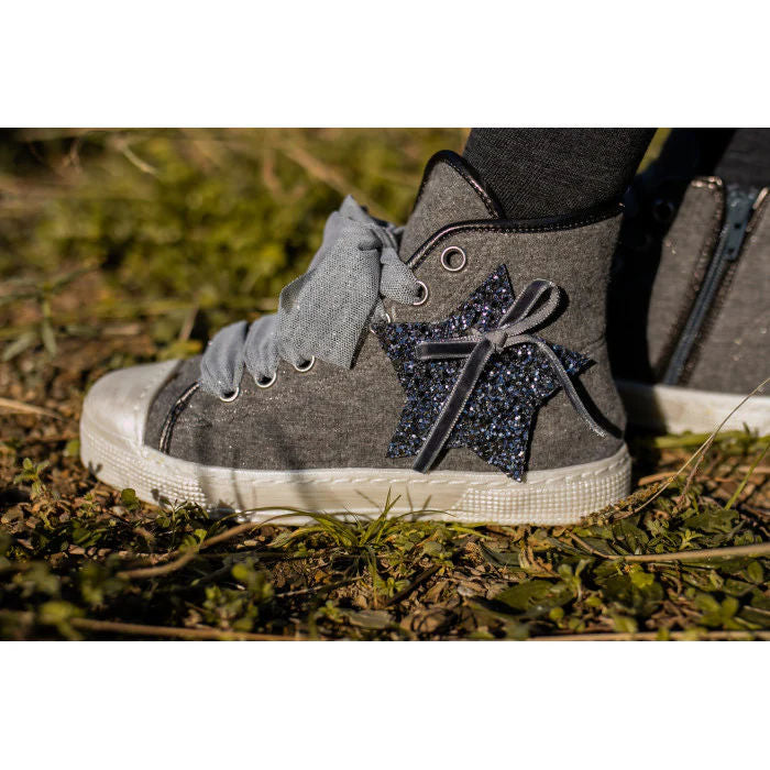 FLIGHT - GREY SWEATSHIRT WITH STAR APPLIQUE