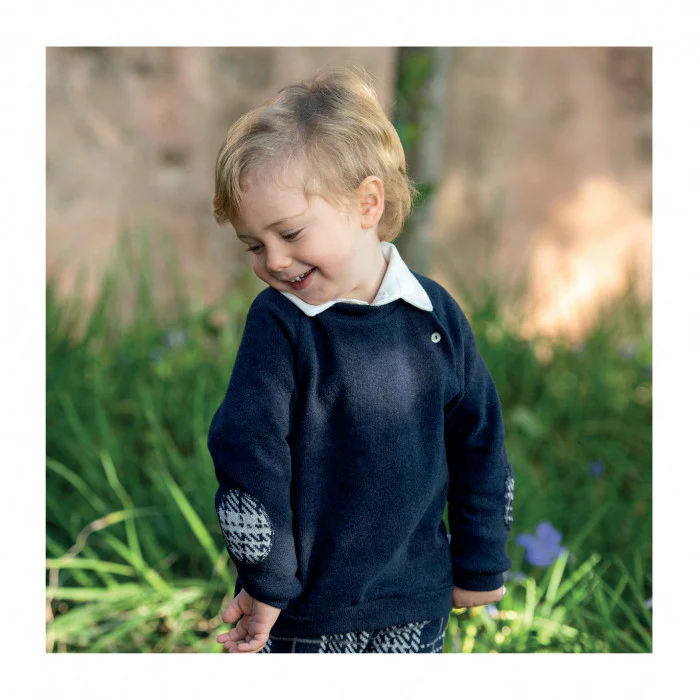 WARM COTTON SWEATER WITH ACOJA PATCHES AND BOOTS
