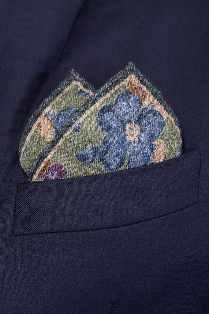 Pochette verde in pura lana