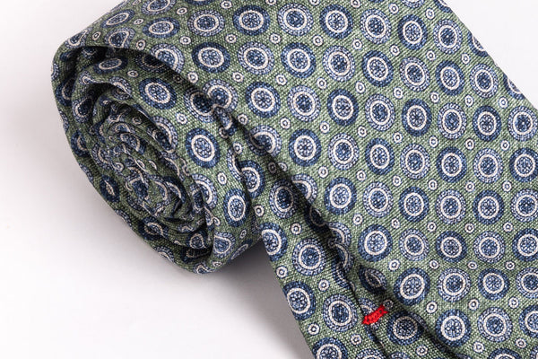 Pure green silk tie