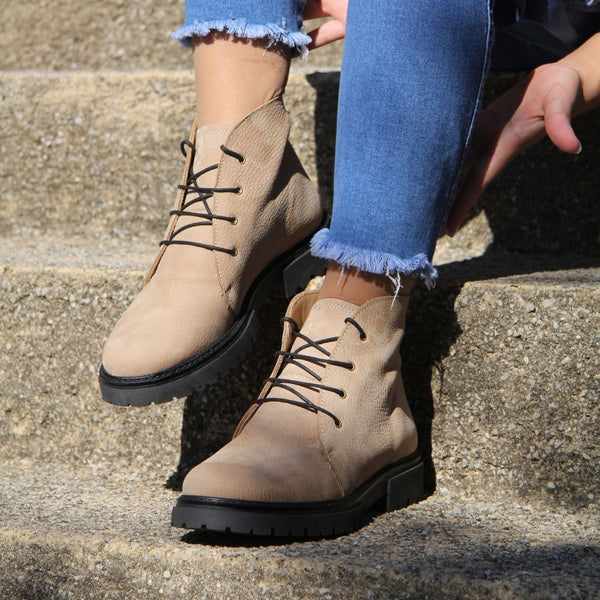 MastroDomenico Women's Handcrafted Winter Shoes – Oregon Sand 