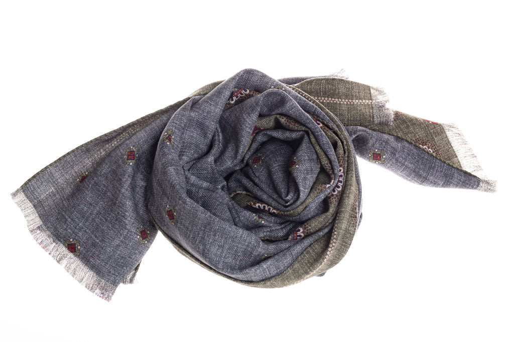 Green and grey scarf in pure silk pattern 