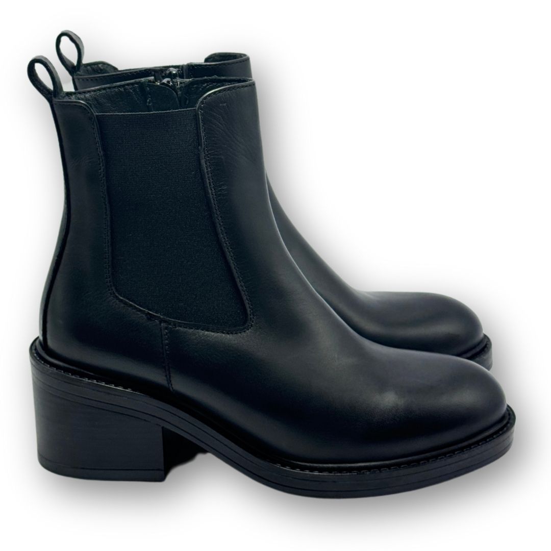 MastroDomenico Women's Handmade Low Ankle Boots - Black 