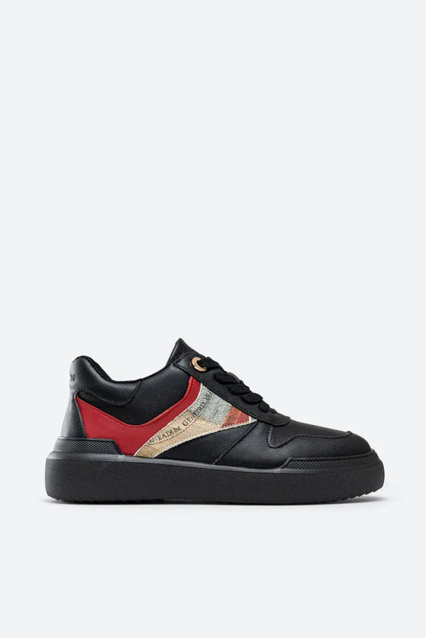Leon Classic Black Sneaker