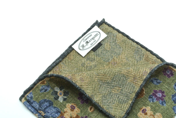 Green pure wool clutch bag