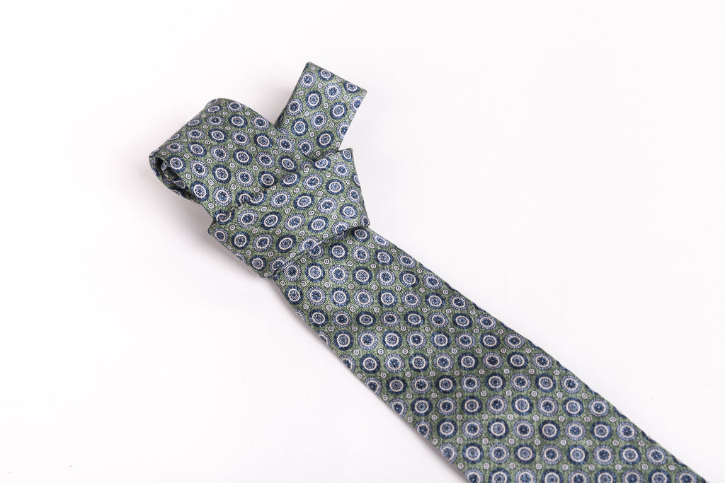 Pure green silk tie