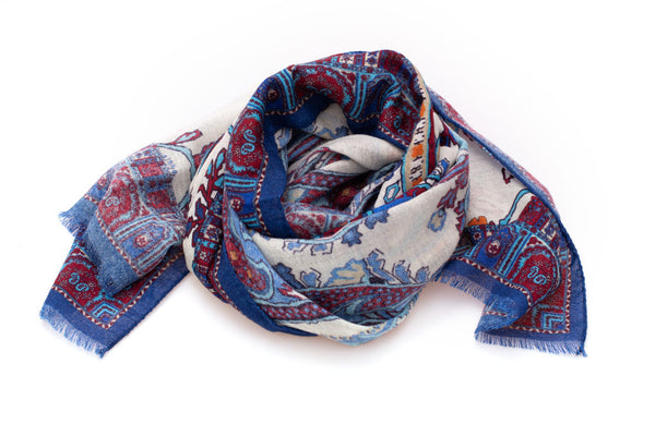 Blue scarf with pure wool pattern