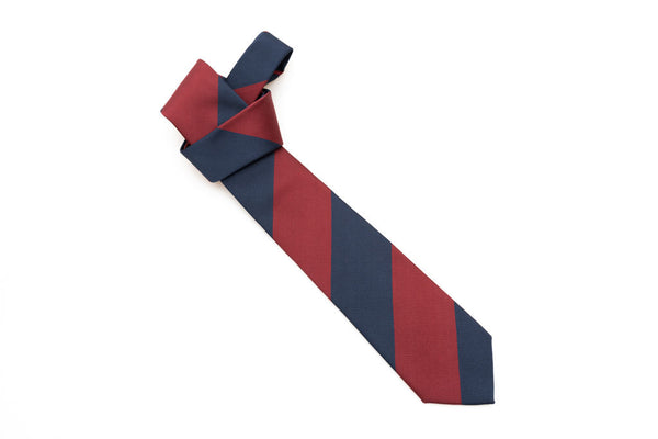 Cravatta a righe blu e bordeaux