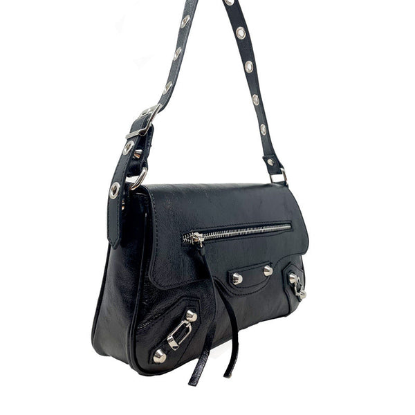 Clutch bag in semi-gloss leather with studs and zip - 7234. 
