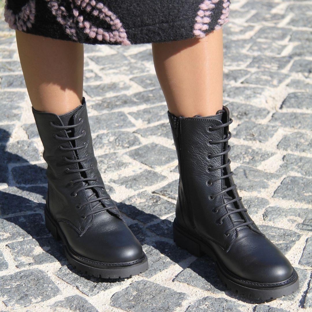 MastroDomenico Women's Handcrafted Ankle Boots – Black 