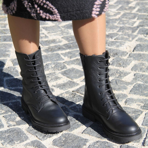 MastroDomenico Women's Handcrafted Ankle Boots – Black 