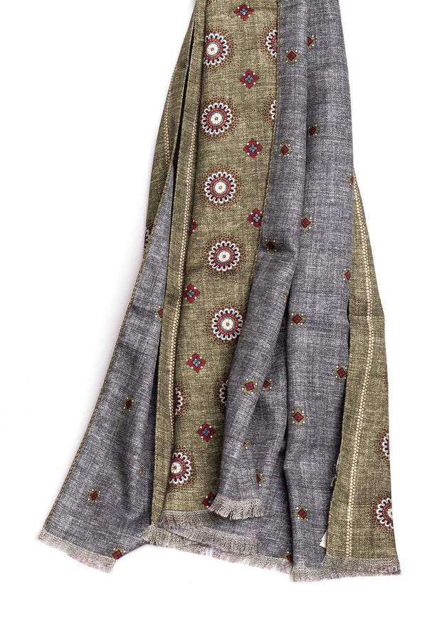 Green and grey scarf in pure silk pattern 